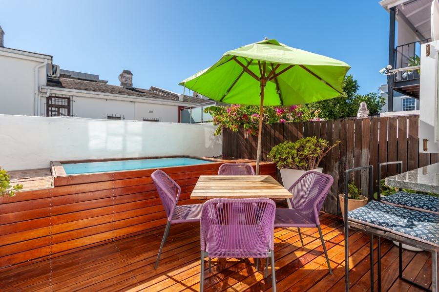 To Let 2 Bedroom Property for Rent in Green Point Western Cape